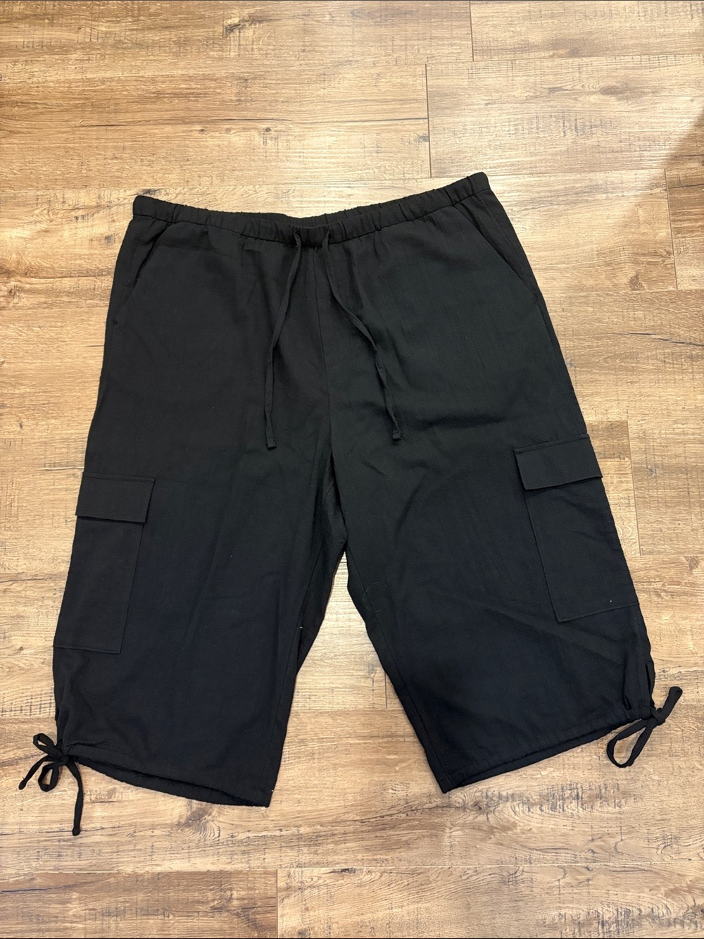 Joe Fresh Black Women's Cargo Drawstring Knee Shorts XL